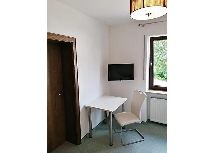 An Der Linde בית הארחה 3*